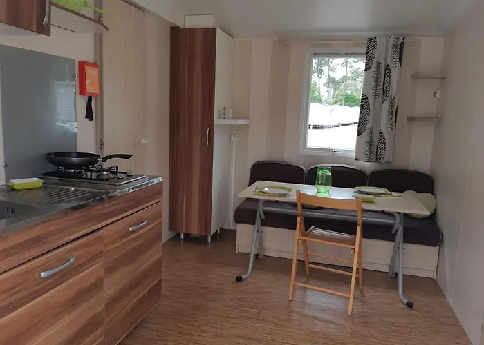 Mobil 2 Bonne Anse Camping